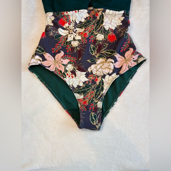 NWT - IMEKIS One Piece Swimsuit W/ Matching Sarong. Size Large. - Picture 8 of 12